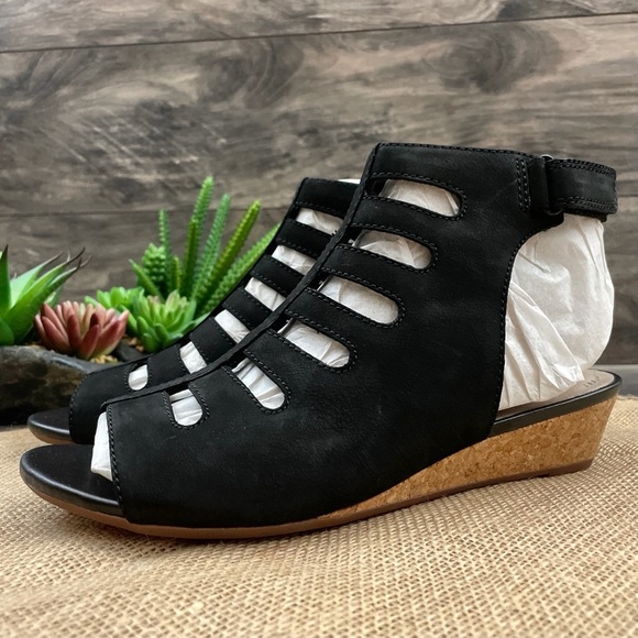 Clarks 8W Abigail Sing Low Wedge Gladiator Sandal - Picture 7 of 11